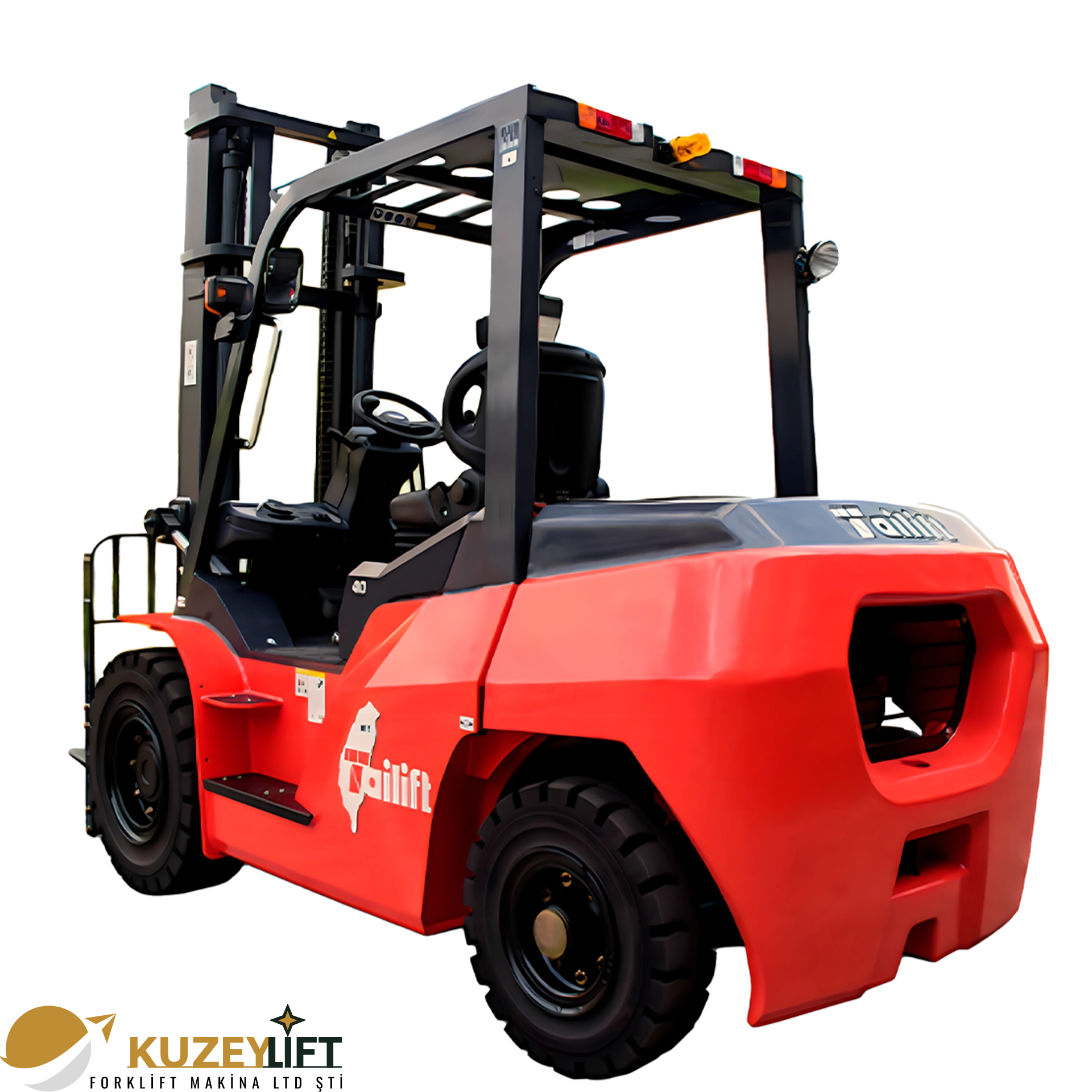 İzmir’de Kuzey Lift Forklit güvencesiyle sunulan Tailift PFD45, 5 ton yük kaldırma kapasitesi ve 4,8 metre kaldırma yüksekliği (asansör) ile ağır sanayi, liman ve lojistik operasyonları için ideal bir dizel forklifttir. KUBOTA 3307-CR dizel motoru (74 kW / 2400 rpm, 4 silindir, 3331 cm³) yüksek tork ve güçlü çekiş sağlarken, lityum-iyon akü destekli elektrik sistemi daha güvenli ve stabil bir kullanım sunar. Sağlam gövde yapısı, güçlü çekiş kapasitesi ve yüksek eğim tırmanma performansı ile uzun süreli ağır yük operasyonlarında maksimum güvenilirlik sağlar.